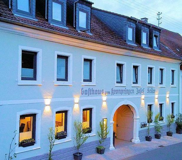 Zum Kronprinzen Hotel Garni Weyher Exterior foto