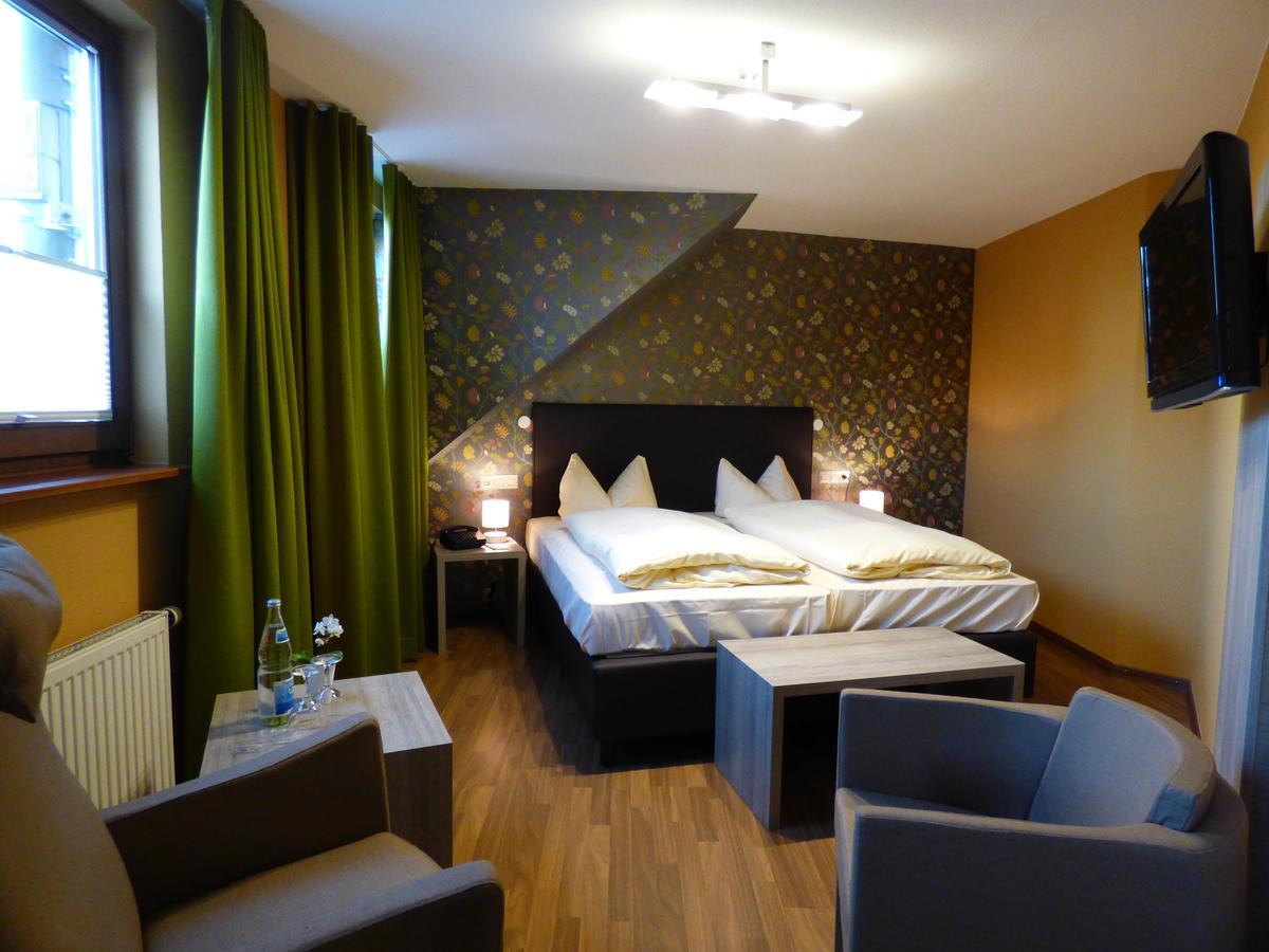 Zum Kronprinzen Hotel Garni Weyher Exterior foto